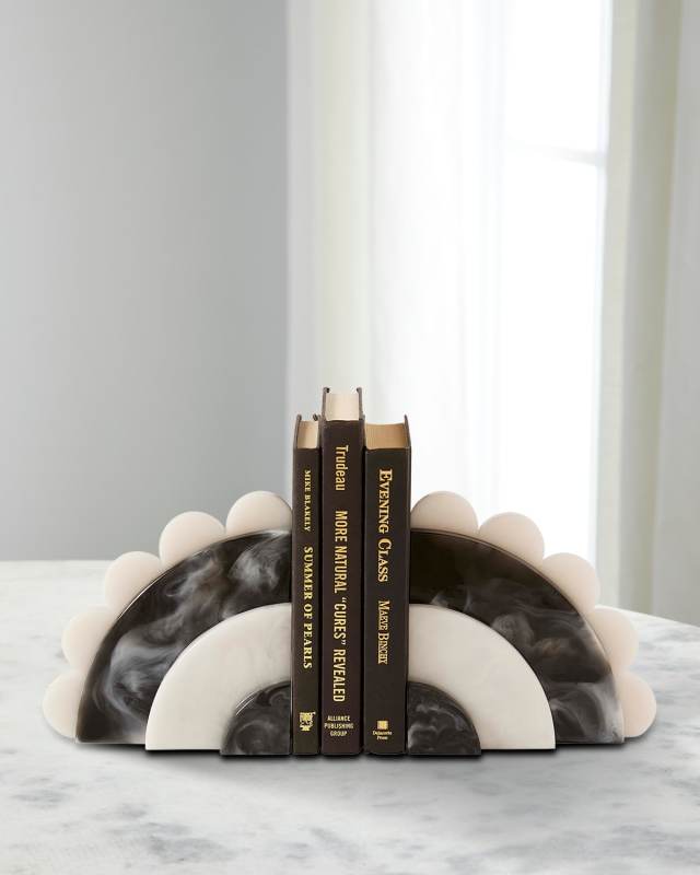 Mustique Bookend Set